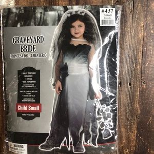Graveyard bride Halloween costume